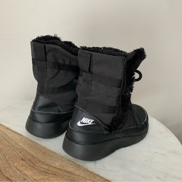 NIKE Venture GS Black White Girls Winter Boots size 2Y - Picture 5 of 13